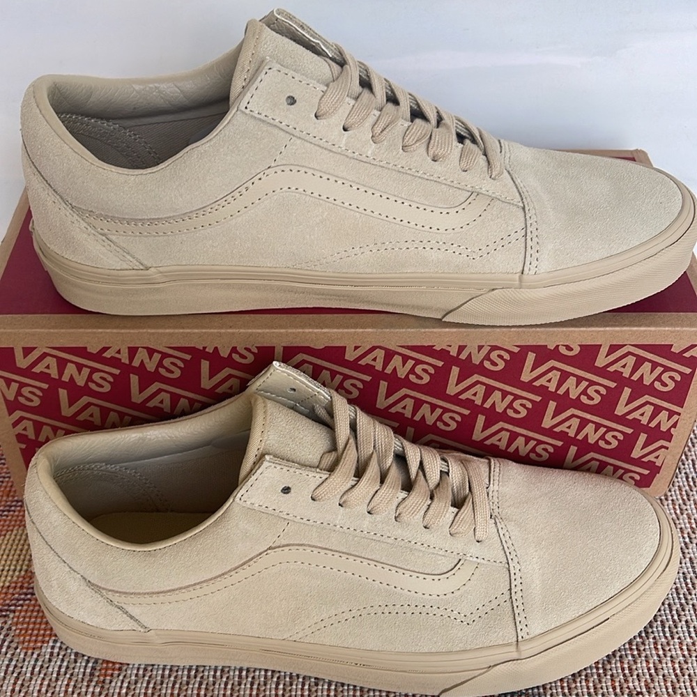 Vans • WMNS Old Skool Mono Suede Tan
VN000CPSTAN
Sneakers - Picture 15 of 16
